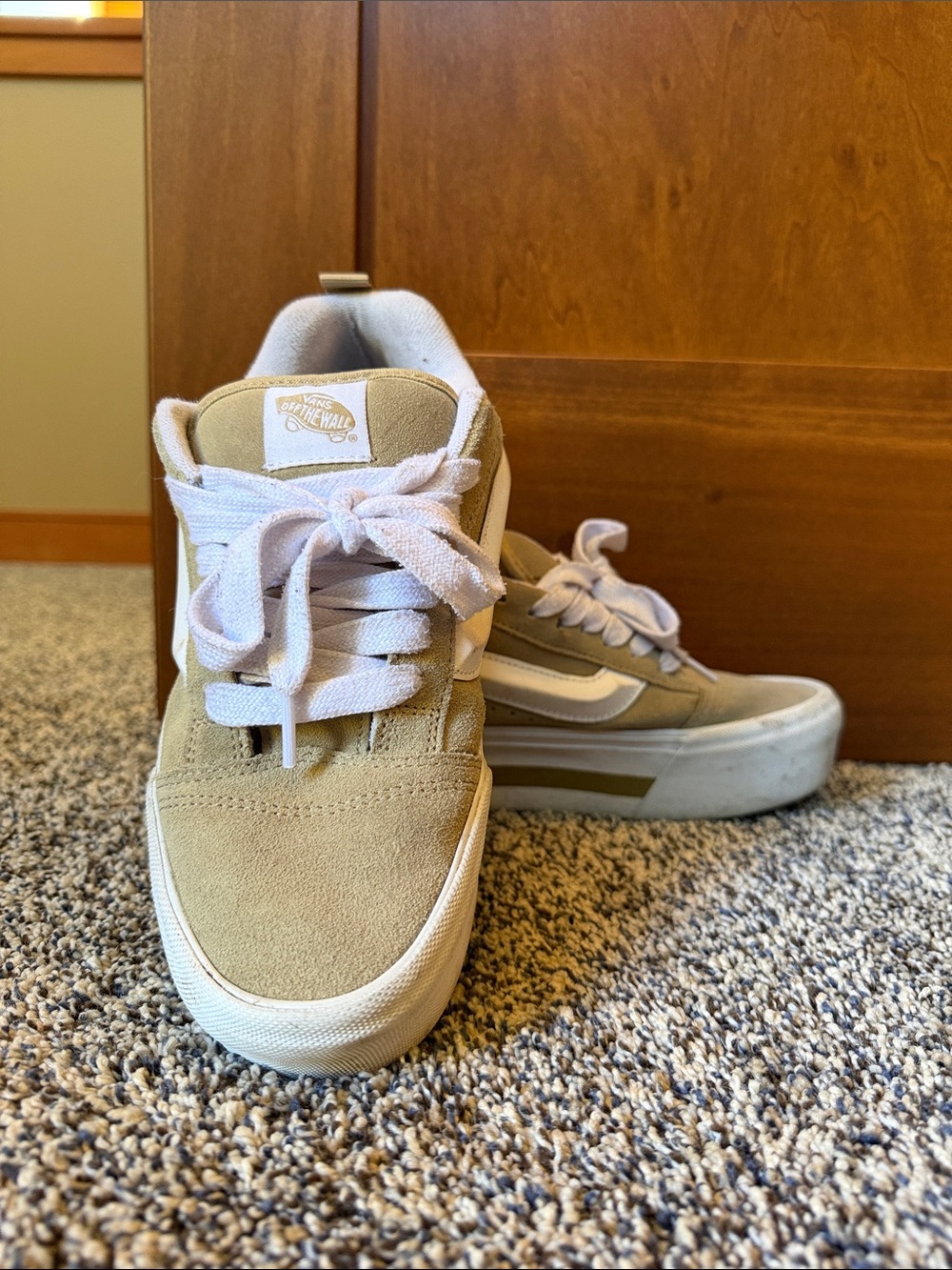 Women’s Suede Platform Vans